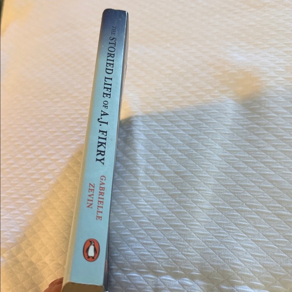 The Storied Life of A.J. Fikry by Gabrielle Zevin - Black Cover - Picture 3 of 5